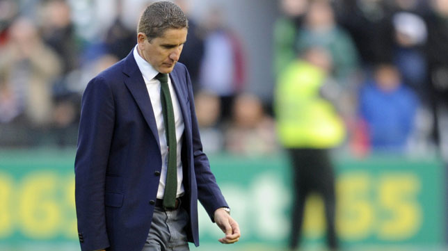 Un mes sin victorias en Liga deja a Garrido en la calle.