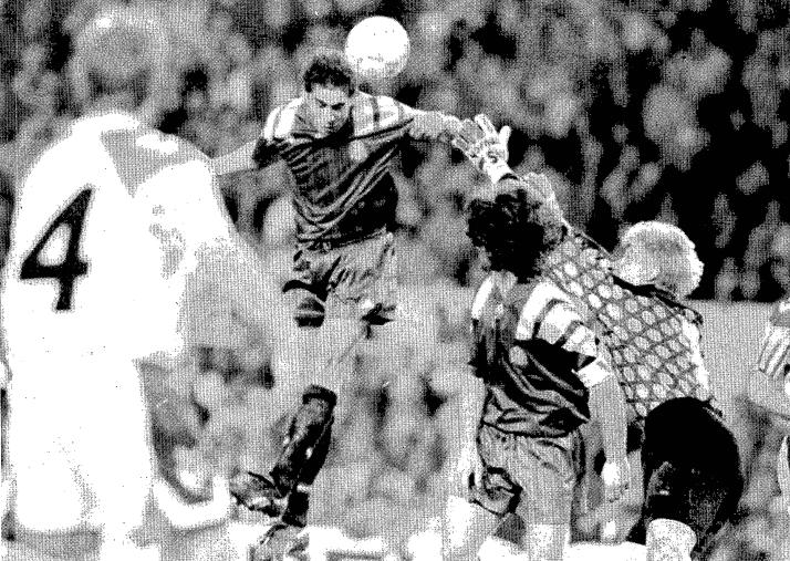 Ante Dinamarca en 1993 marcó su gol más famoso. El que valió el pase a un Mundial.