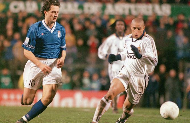 90 de futebol de : a segunda era de ouro da Real Oviedo 3 La muerte de Dubosky en su mejor momento, marcó la trayectoria del Oviedo esa temporada.