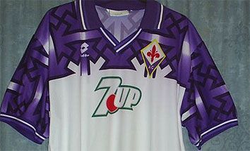 Camisetas más feas de la historia de la Serie A/ Fiorentina 1992