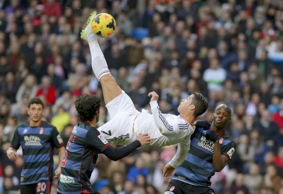 Ronaldo estuvo a punto de marcar de chilena.