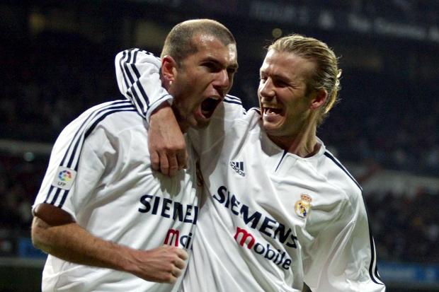 Beckham y Zidane, dos galácticos en el Real Madrid.