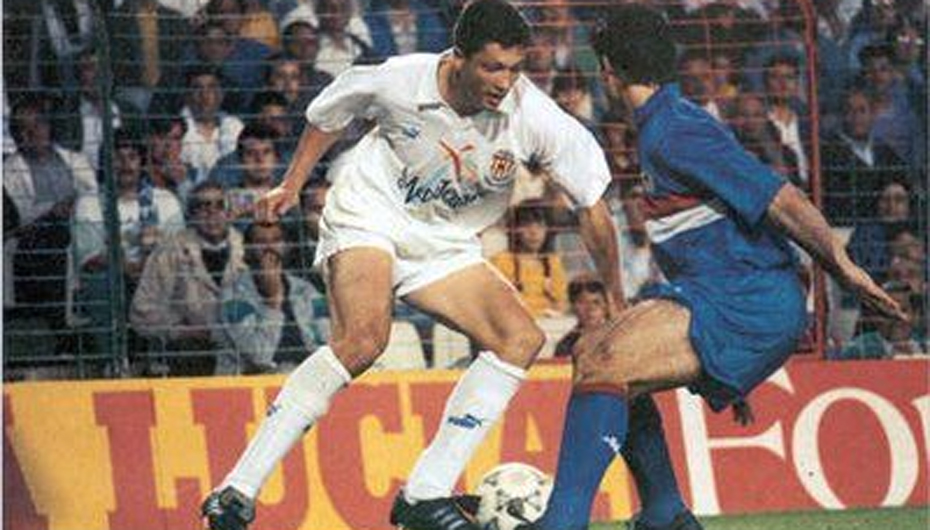 Les joueurs qui se sont démarqués dans la Ligue espagnole lors de la90 2 Lubo Penev fue la estrella de un Valencia gris.