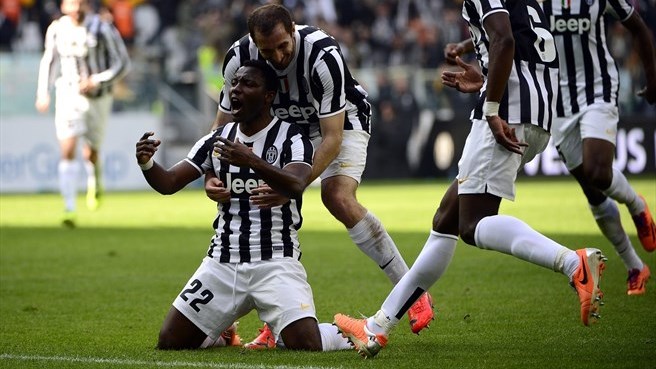 Asamoah guió a los juventinos a ganar a la Fiorentina.