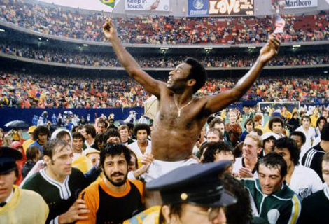 Momento de la despedida de Pelé en New York el 1 de octubre de 1977.