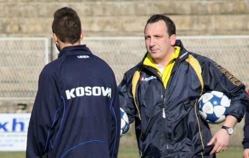 Albert Bunjaku es el seleccionador de Kosovo.
