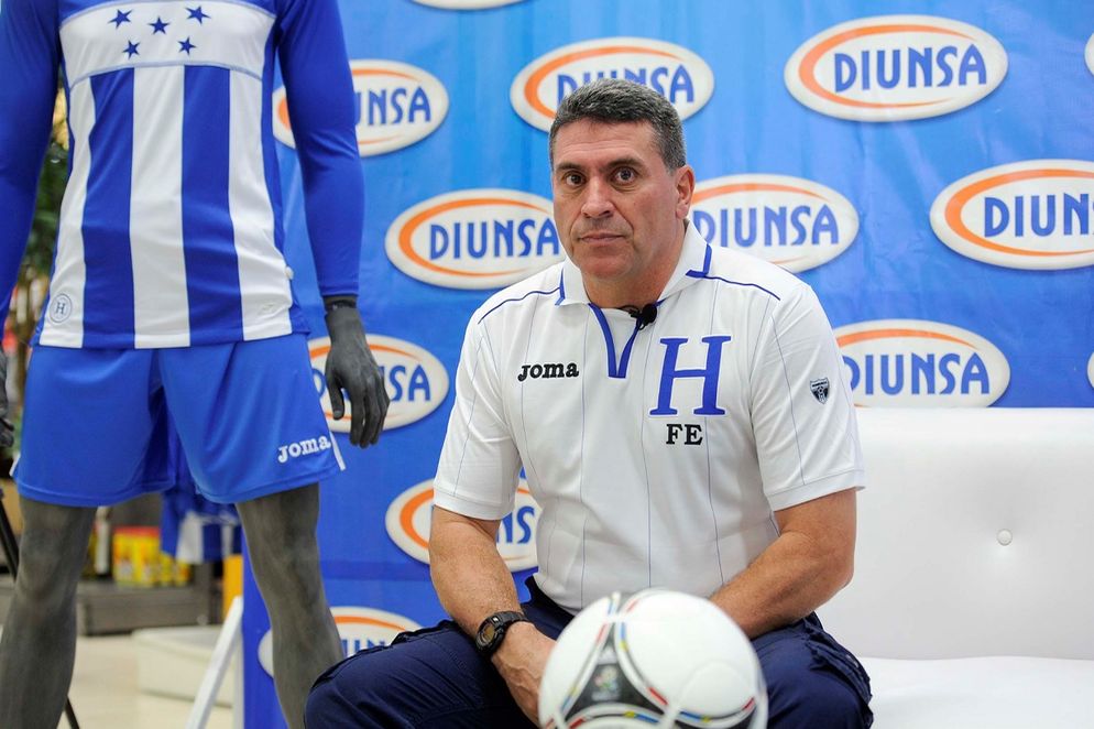 Otro colombiano más estará en un banquillo en Brasil 2014.
