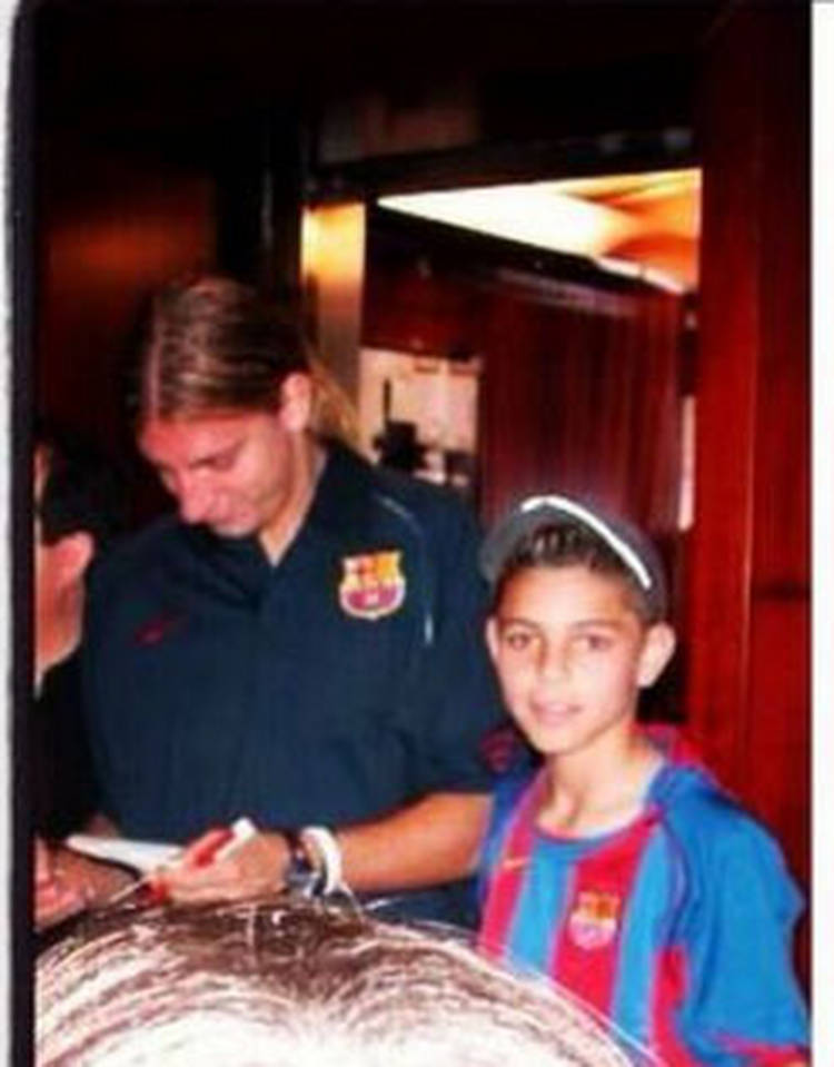 Icardi pidiendo un autografo a Maxi.