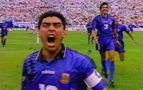 Maradona celebró un gol ante Grecia con mucha euforia. Fue su último en un Mundial. Se marchó por la puerta de detrás sancionado por dopaje. Fue en 1994.