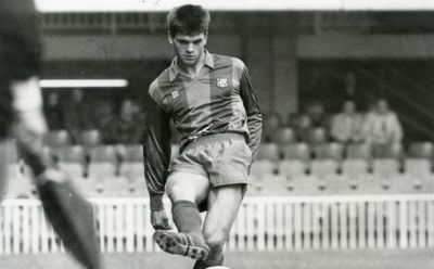 Su carrera empezó en el Barcelona B, donde estuvo entre 1988 y 1990.
