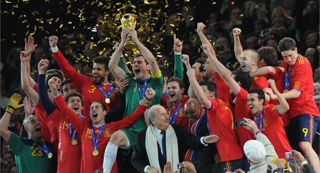 Wird Spanien die Weltmeisterschaft wieder gewinnen und das Beste in der Geschichte werden können??