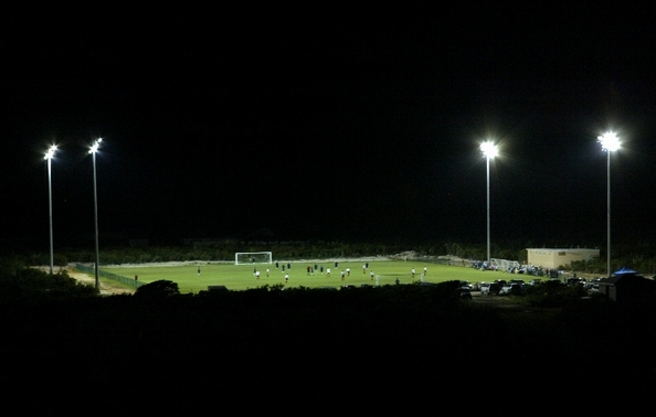 How is the Turks and Caicos footballs and Caicos 3.000 personas caben en el estadio de Turcos y Caicos.