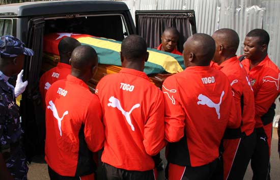Come è il calcio in Togoun caso sconvolgente nel mondo del calcio El tiroteo a la selección de Togo fue un caso impactante en el mundo del fútbol.