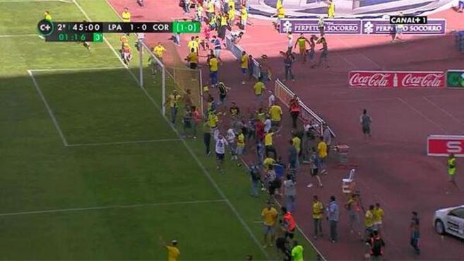 Históricos o no tan históricos que suben de categoría 1 Incidentes por todo lo alto en Las Palmas. La afición saltó antes de tiempo.