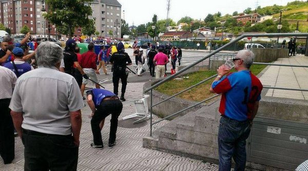 Históricos o no tan históricos que suben de categoría 2 El Mérida-Langreo acabó con dos heridos debido a los incidentes previos.