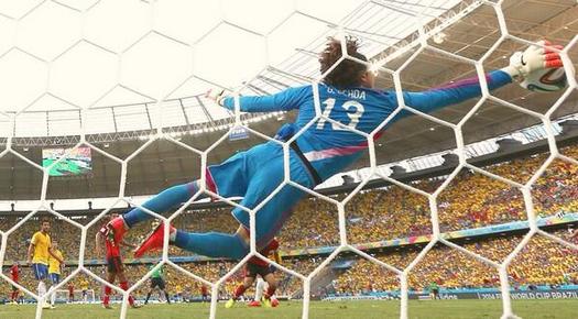 This stop in Ochoa was one of the best in the history of the World Cup.