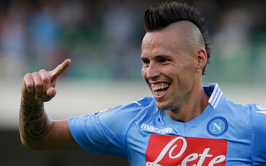 El peinado de Hamsik no se queda atrás.