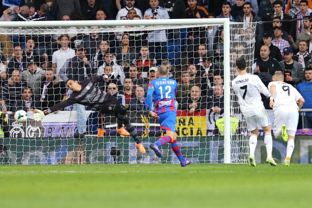 Keylor Navas en el partido frente al Madrid en la pasada Liga. Su nuevo equipo.
