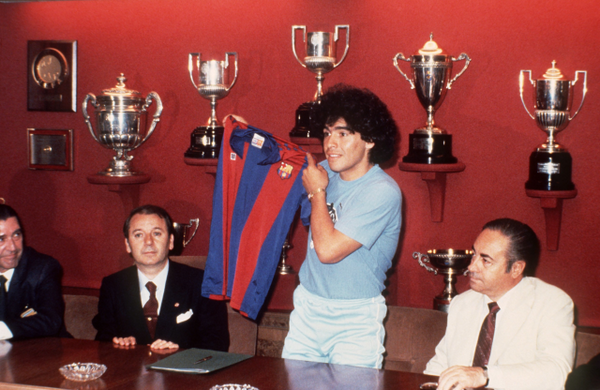 El día que fue presentado como jugador del Barcelona.