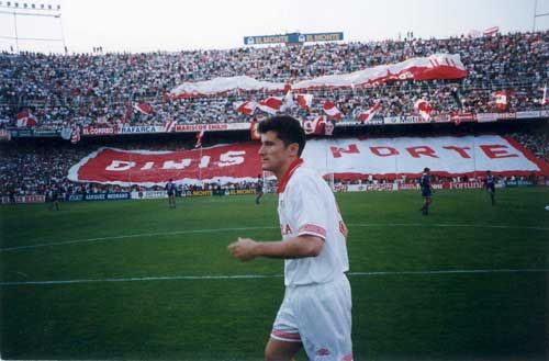 Losor Smeilleurs joueurs de l'histoire de Sévilletoire de Séville Davor Suker es uno de los mejores jugadores de la historia del Sevilla.