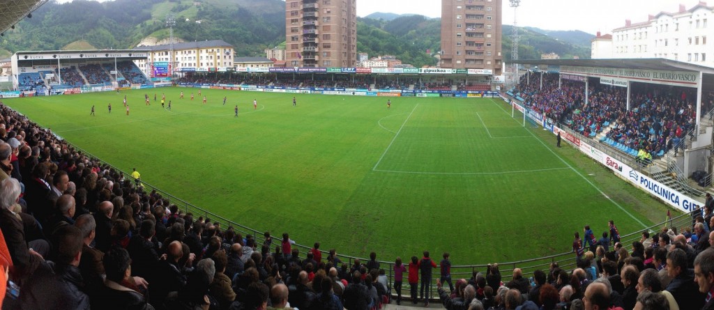 Será curioso ver a las grandes estrellas peleando en Ipurua por un balón.