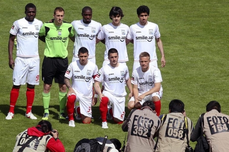 Con esta particular alineación de 8 hombres se presentó a jugar la Uniao Leira.