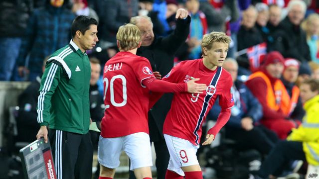 jugadores más jóvenes en debutar con su selección