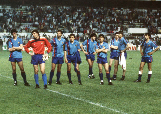 Así se quedaron los jugadores del Barcelona tras perder. Schuster ya se había marchado.