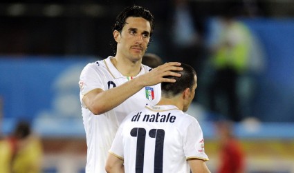 Luca Toni y Di Natale con la camiseta de Italia. 
