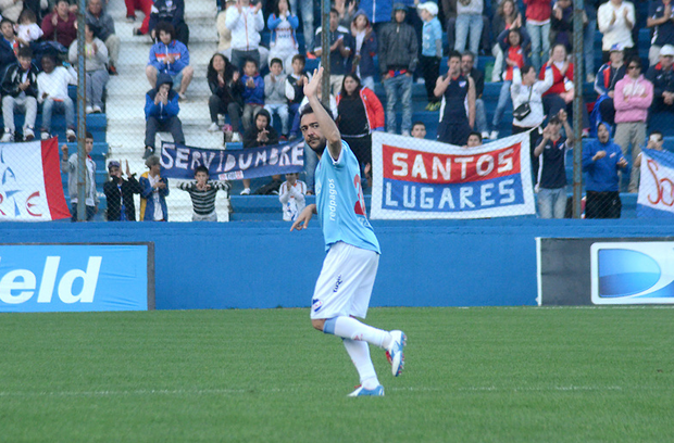 The major leagues in South Americaleague Uruguay Recoba sigue metiendo golazos en la liga de Uruguay.