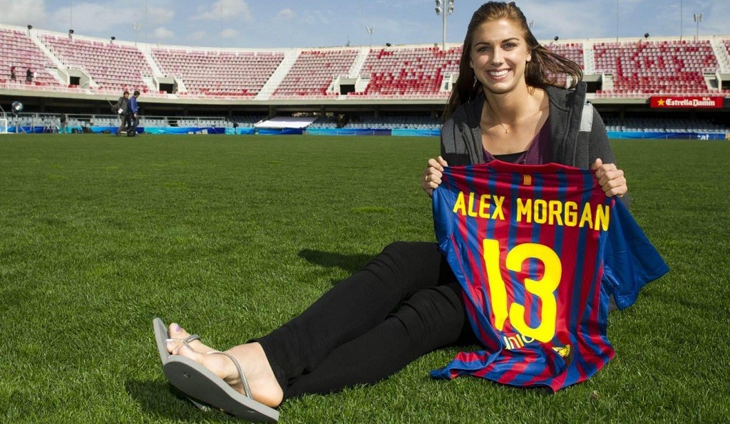 Alex Morganlel'une des meilleures joueuses du monde Alex Morgan con la camiseta del Barça en el Mini Estadi.