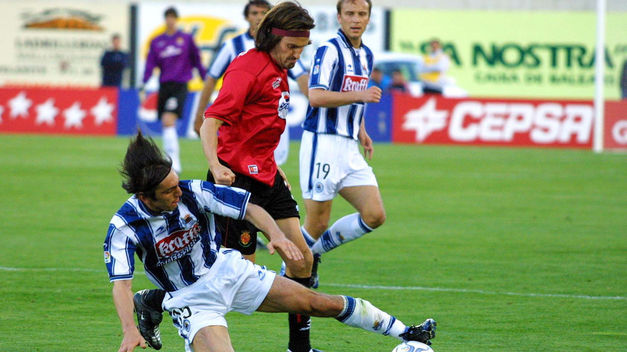 En 2003 y tras veinte años de carrera en la Liga, Soler se retiró.