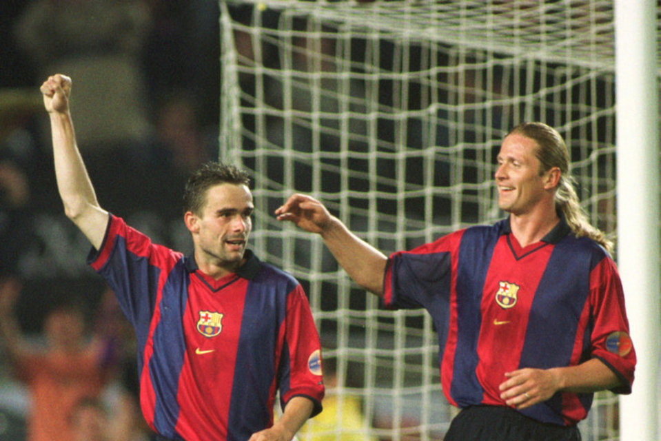 Overmars is Small, two dilapidated signings for Barcelona 2000.
