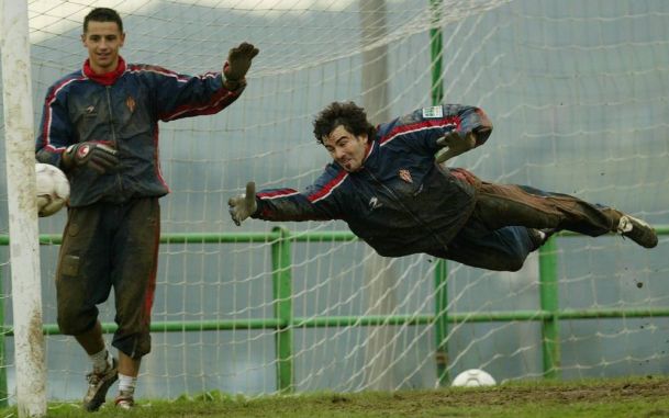 Juanjo Valencia en un entrenamiento con el Sporting de Gijón. 