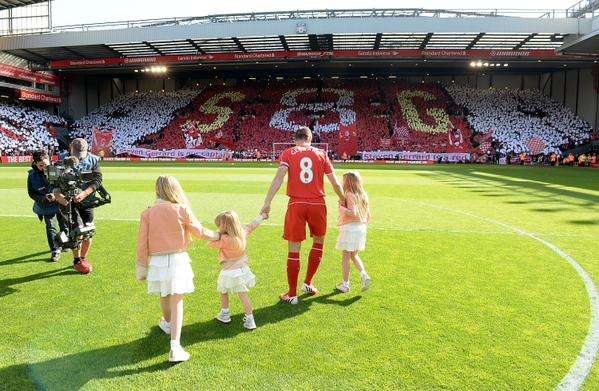 Addio con gloriaenziato il suo idolo Así despidió Anfield a su ídolo.