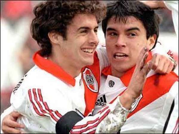 Así lucían Aimar y Saviola hace más de una década. 