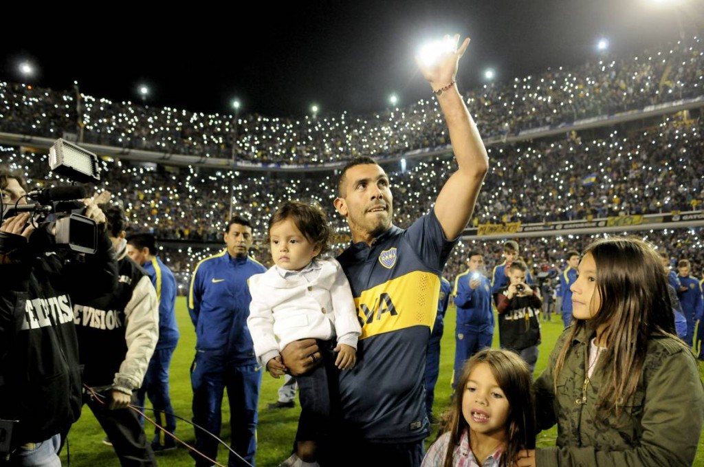 Os jogadores que voltaram para casa como heróis2015 1 tevez llena la bombonera