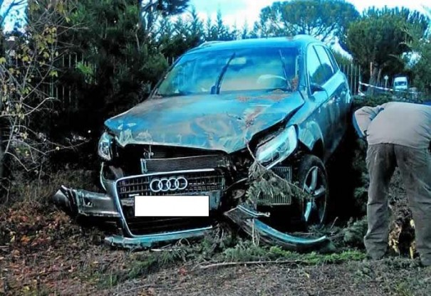 Así quedó el Q7 de Benzema, un hombre acostumbrado a los conflictos al volante.