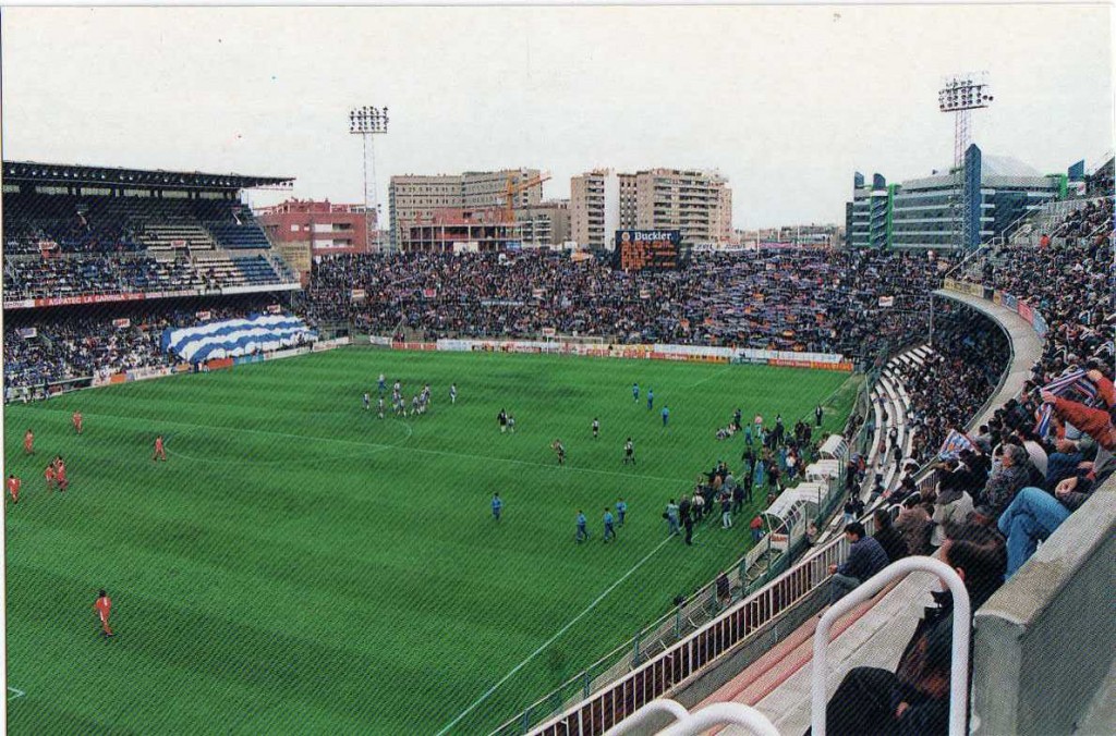 Os clássicos estádios de futebol espanhol do0 quque você certamente se lembra Sarriá fue la casa del Espanyol durante décadas.