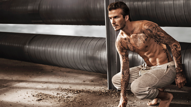 David Beckham, ícono de moda y de futbolista tatuado a pesar de haberse retirado ya. 