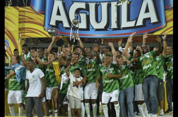 El Deportivo Cali se proclamó campeón del Apertura 2015 en Colombia.