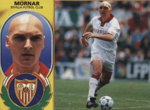 ¿Qué les parece el photoshop en el cromo de Mornar? Muy natural la posición de la cabeza y el cuerpo.