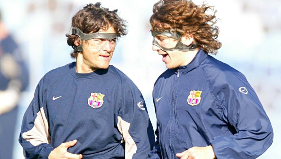 Footballers com mascarauma máscaraa 5 futbolista con mascara
