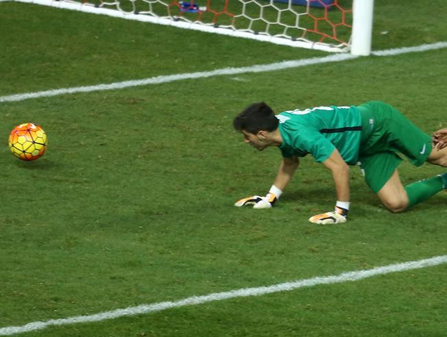 Mariño se marcó 3 goles en propia portería en la temporada 2015/16