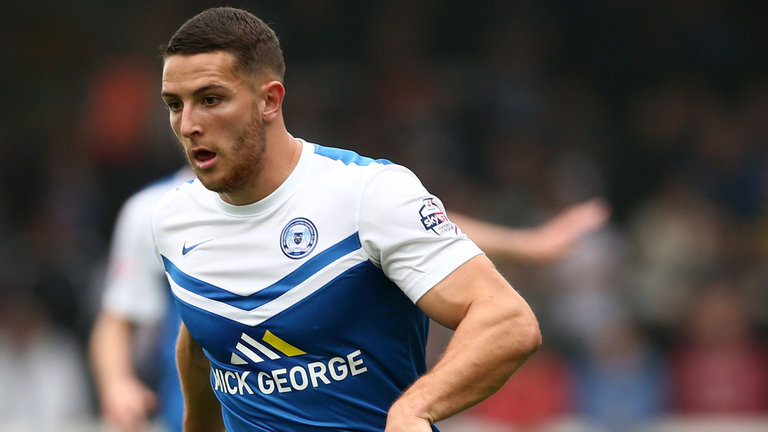 Conor Washington con la camiseta del Peterborough. Foto: Skysports.com