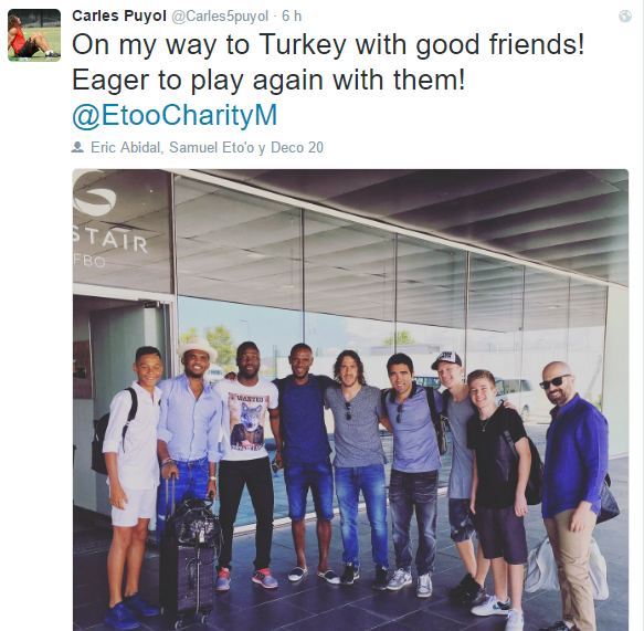 Puyol y varios ex del Barça viajaron por la noche a Estambul. Por la noche iba a saltar un golpe de estado. Foto: Twitter. 