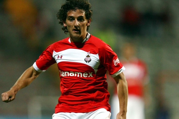 Juan Ezequiel Cuevas con la camiseta del Toluca. 