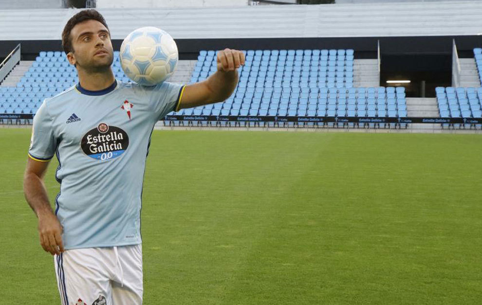 Rossi fue presentado por el Celta para la temporada 2016/17.
