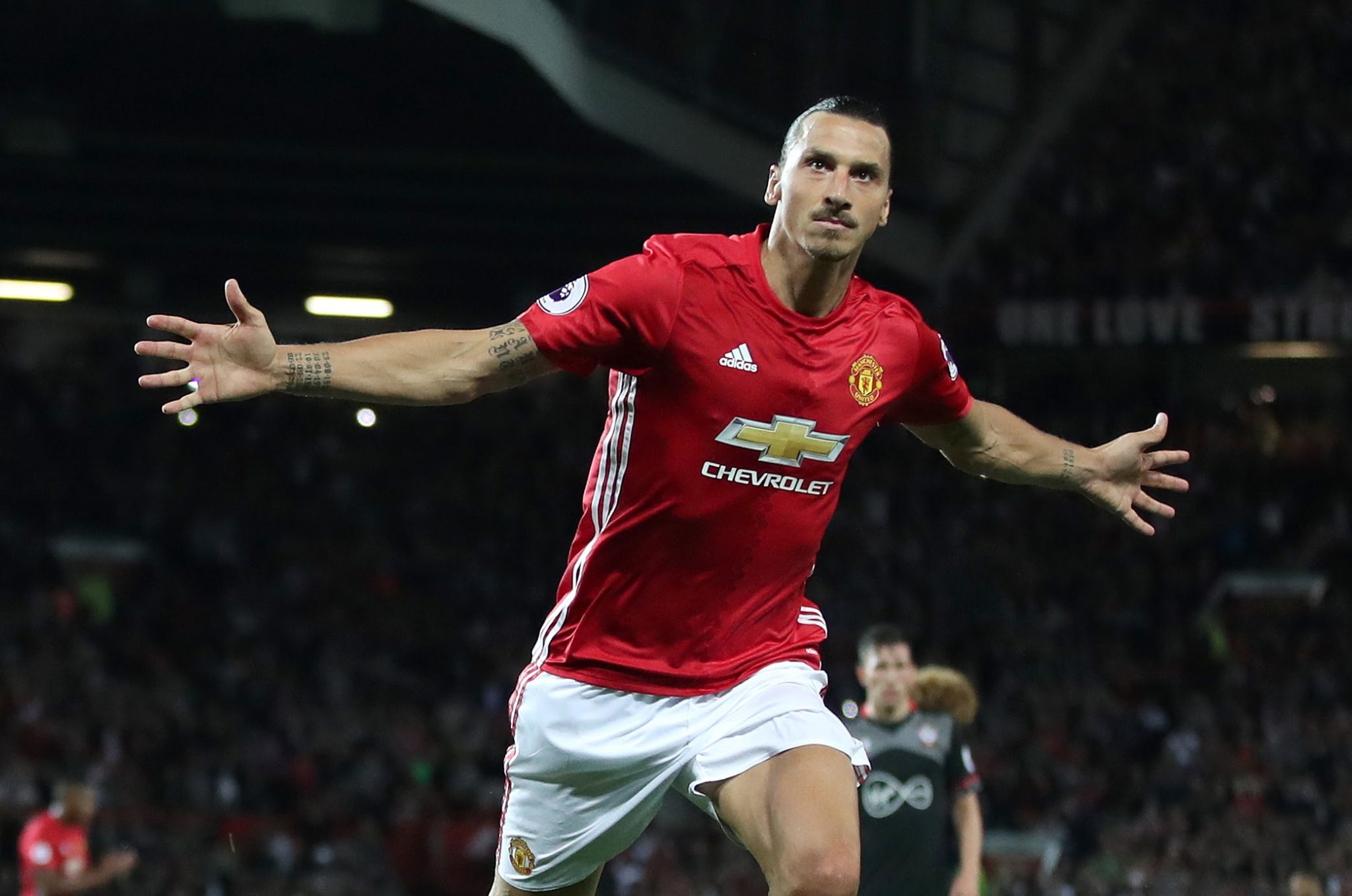 Ibrahimovic es el goleador de Mourinho en el United. Con 35 años sigue como un toro e incluso mejor. Foto: Youtube