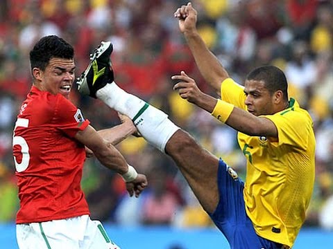 Felipe Melo: "Si no hubiera sido futbolista, habría sido un asesino" 2 felipe melo patada en la boca